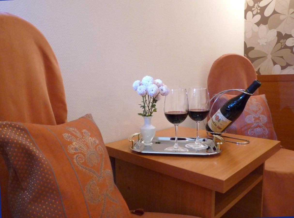 Economy Room In Hotel Eney Lviv Bagian luar foto
