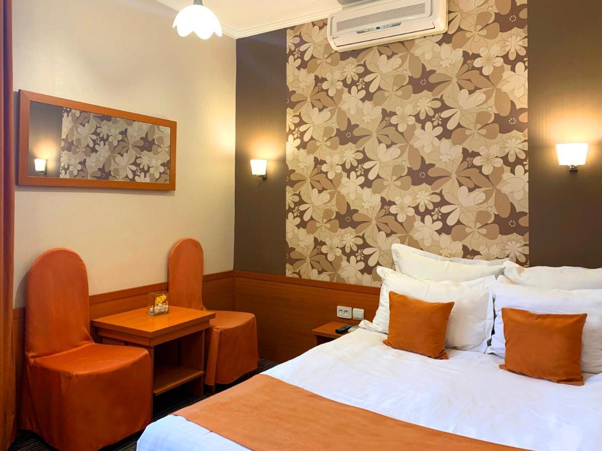 Economy Room In Hotel Eney Lviv Bagian luar foto