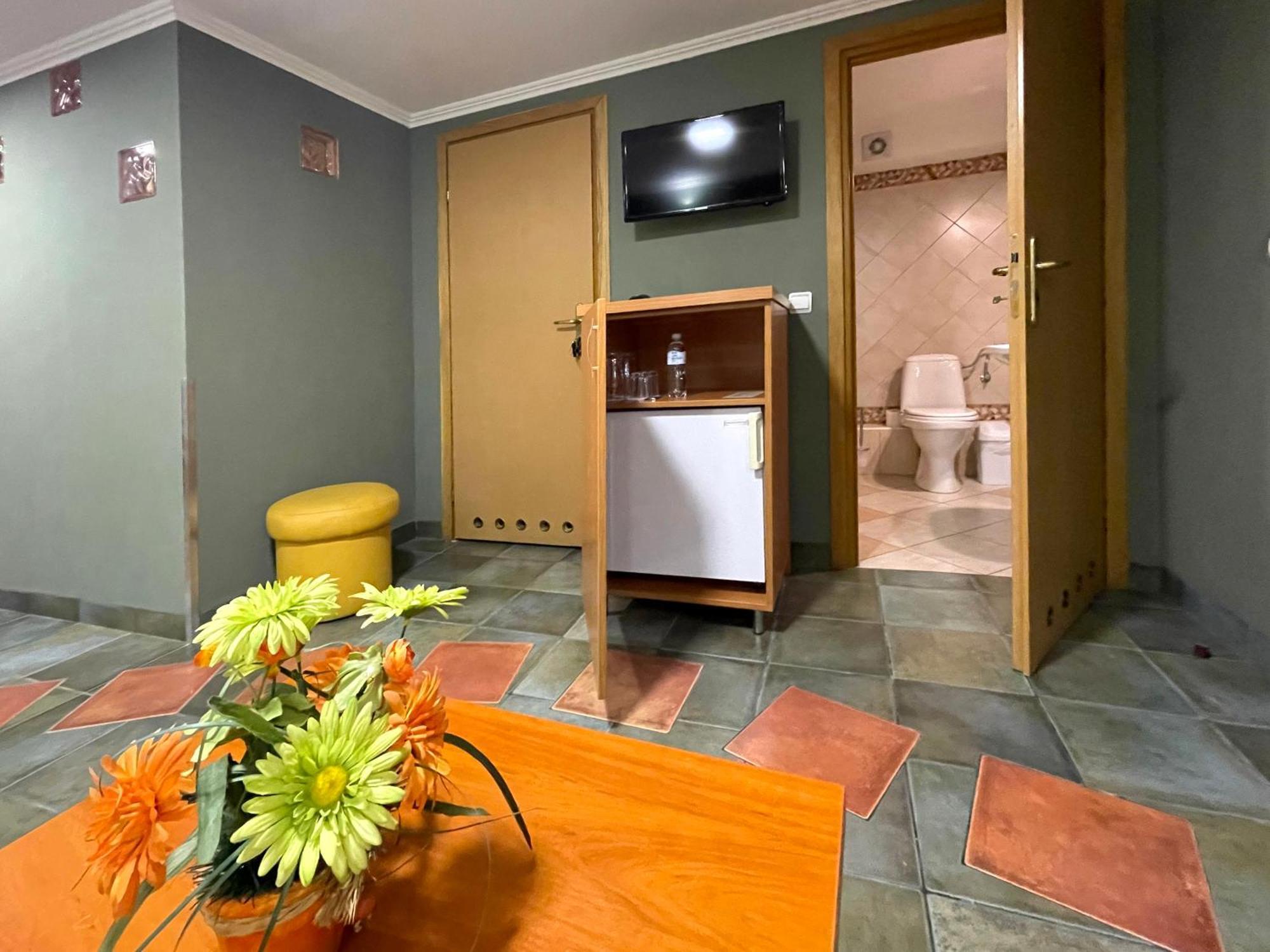 Economy Room In Hotel Eney Lviv Ruang foto
