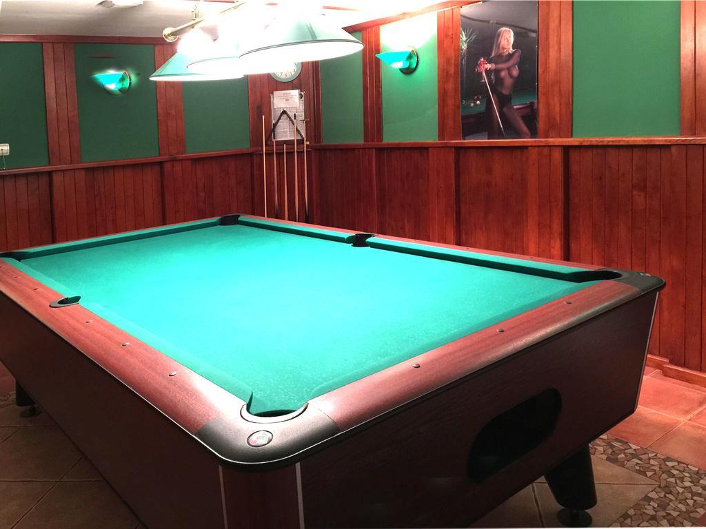 Economy Room In Hotel Eney Lviv Bagian luar foto