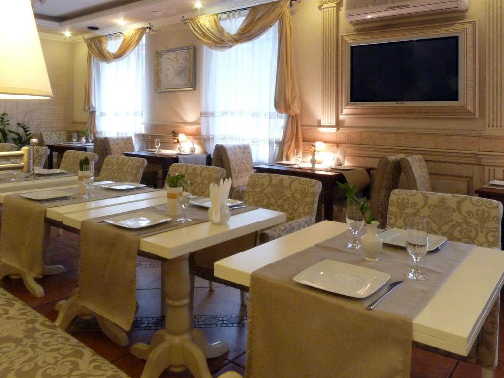 Economy Room In Hotel Eney Lviv Bagian luar foto